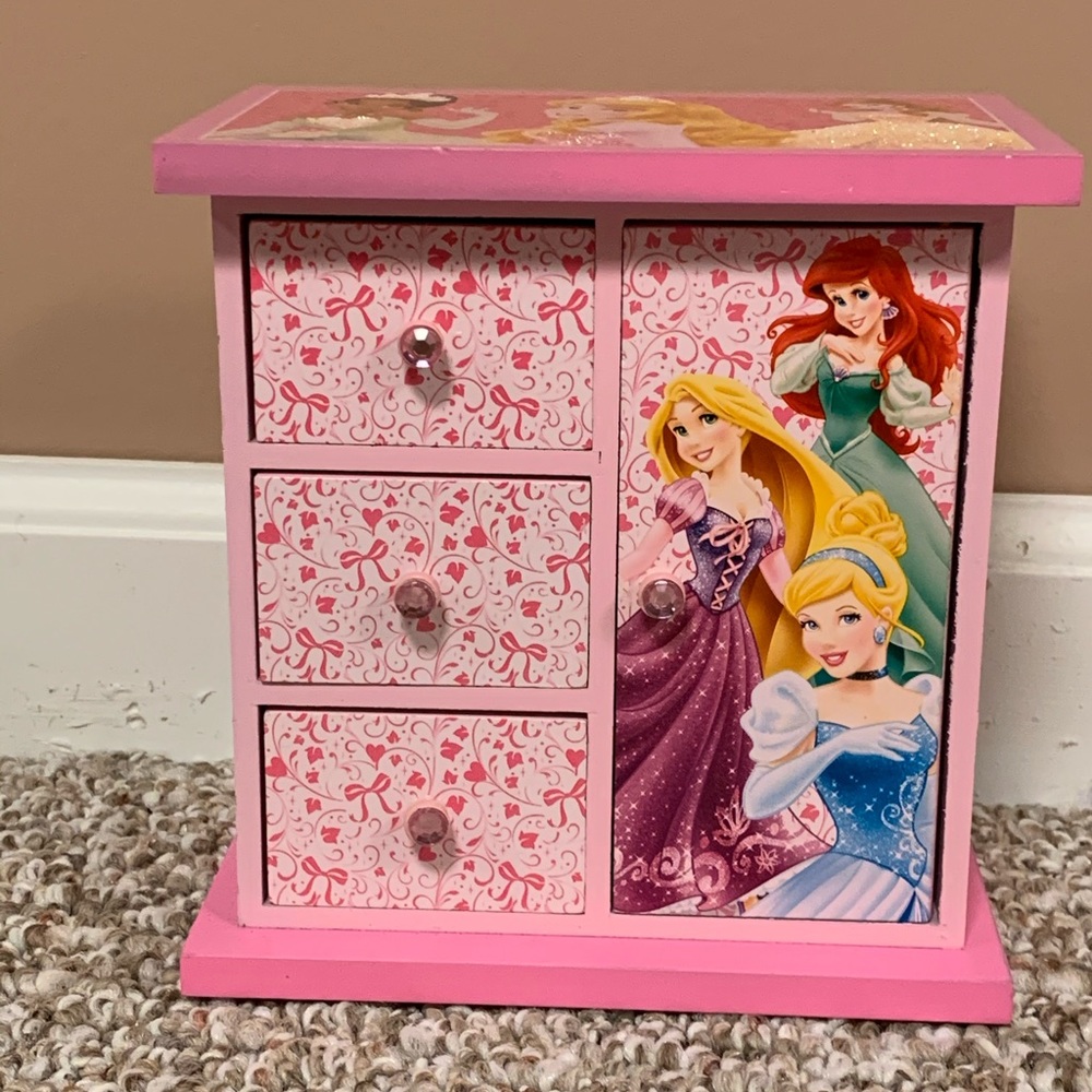 Little Mermaid Jeweley Box with Drawers.
